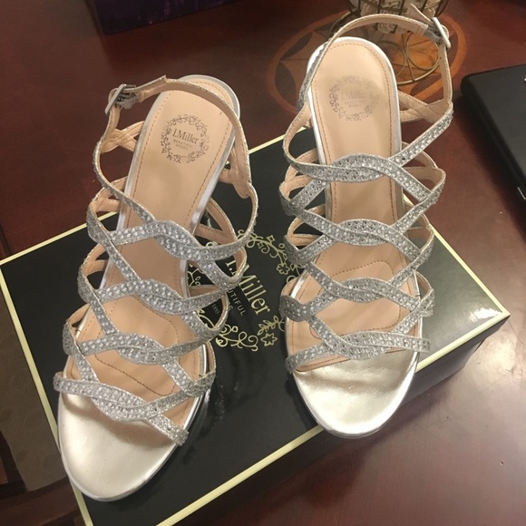 Special occasion heels! - Picture 2 of 4